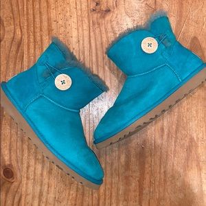 Ugg mini Bailey button boots